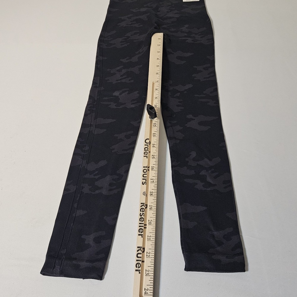NEW Spanx  Small Petite  Black Camo Leggings Pants Shapewear ‎ LAURA of PEMBROKE - Picture 5 of 9